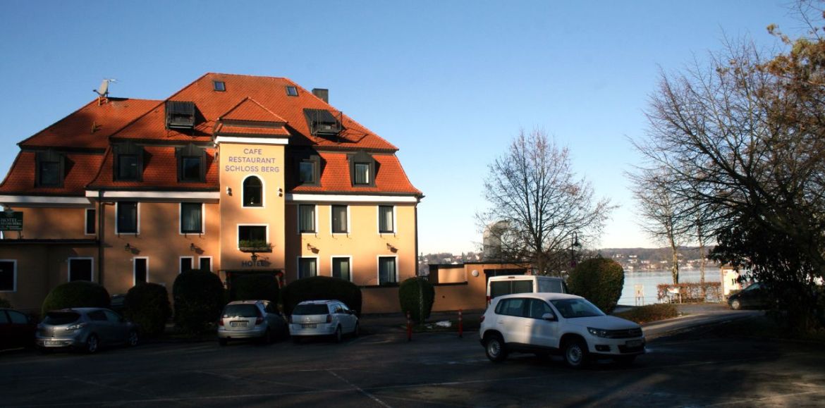 Hotel Schloss Berg Haus am See