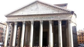 Pantheon Haupteingang