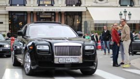 Rolls Royce Phantom vor dem Hotel de Paris in Monaco