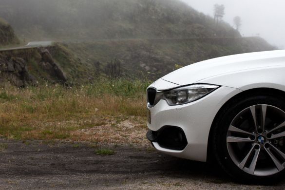 BMW 4er Cabrio mit 17 Zoll Sommerrädern