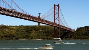 Brücke des 25. April und Christusstatue in Lissabon