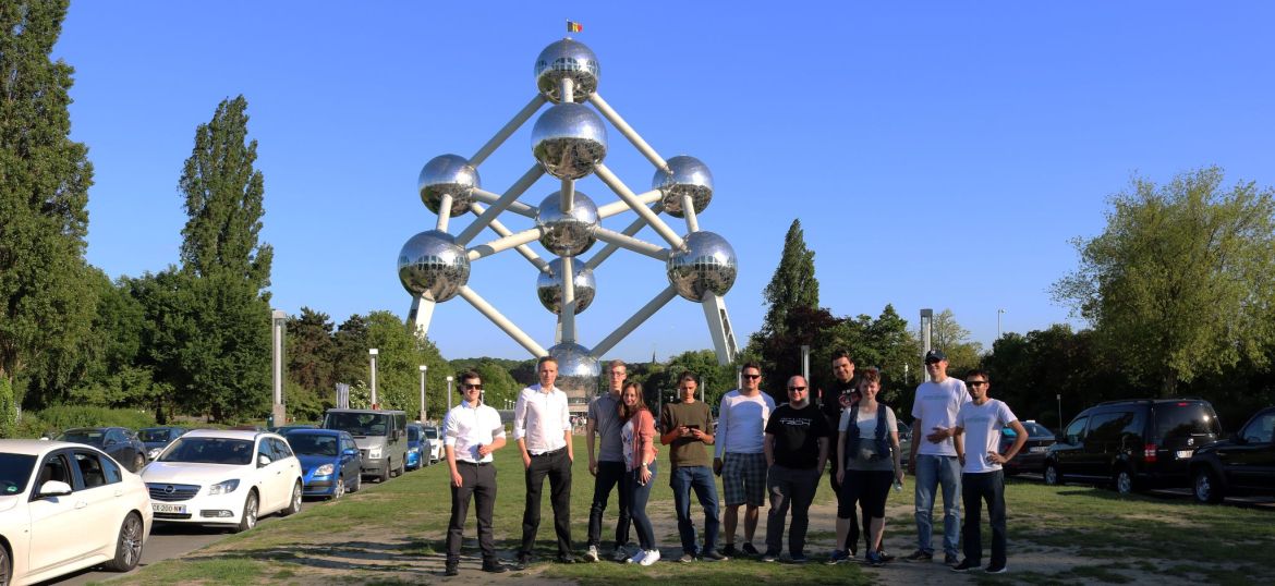 Teilnehmer am Atomium in Brüssel