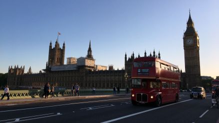 Big Ben und Doppeldeckerbus