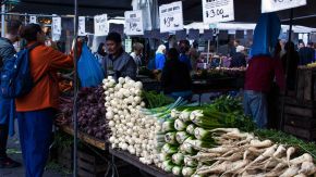 Gemüsestand auf dem Farmers Market Union Square New York City