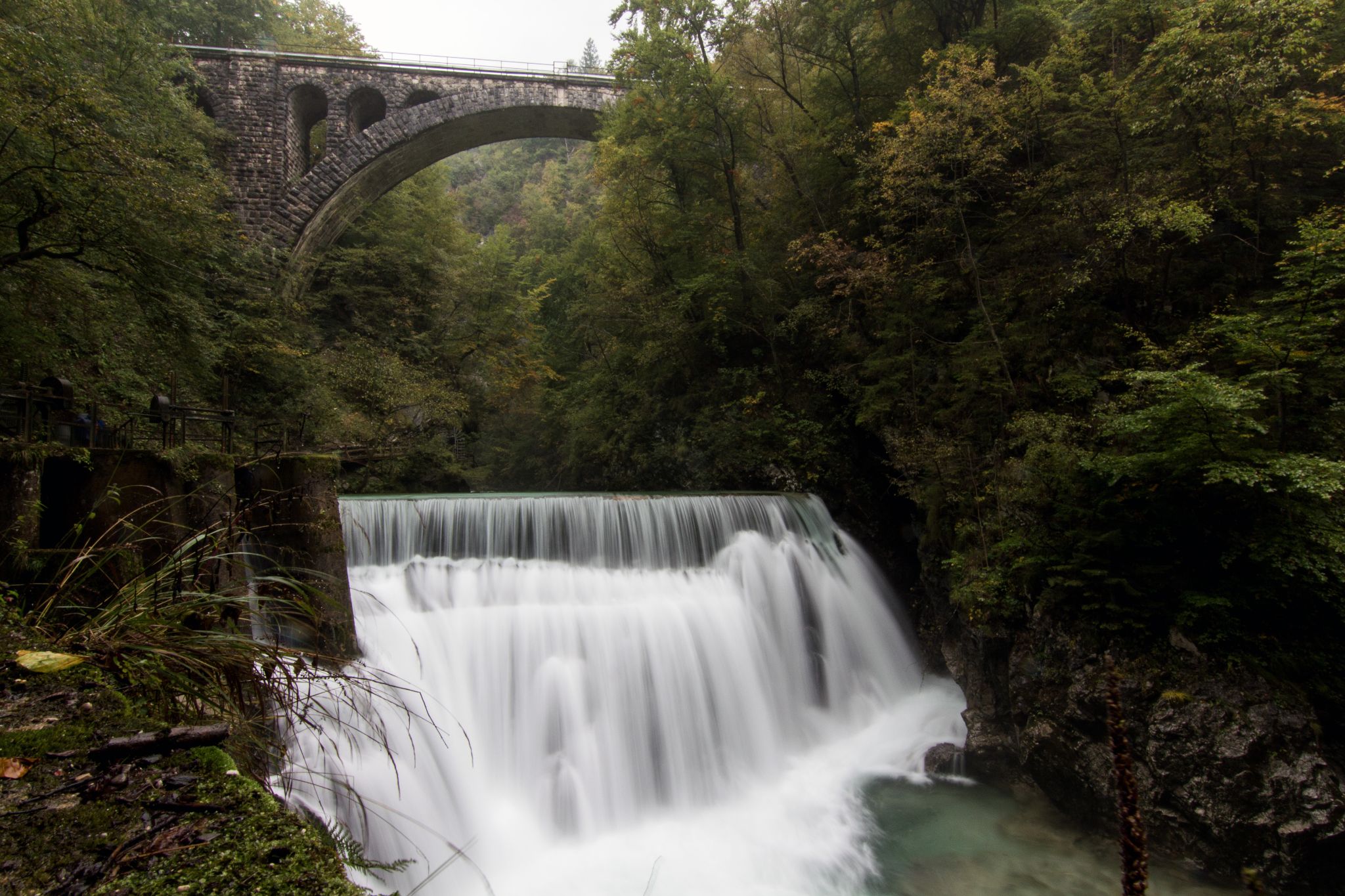 Großer Wasserfall Vintag Klam