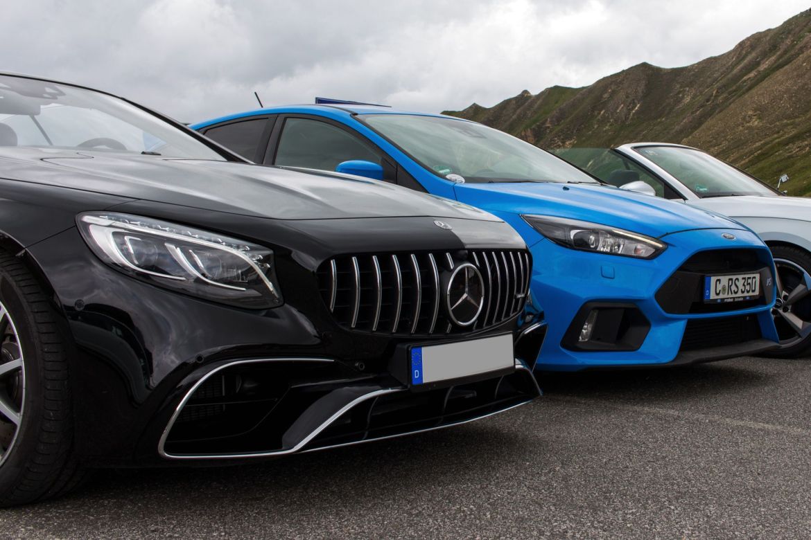 Mercedes Benz S63 AMG Cabrio, Ford Focus RS