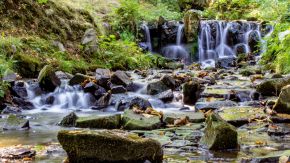 Kleiner Fluss im Bergpark Wilhelmshöhe, Kassel