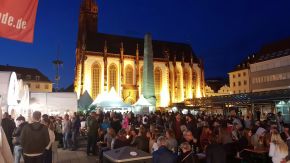 Marktplatz und Marienkapelle Würzburg bei Nacht