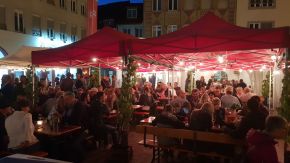 Weinparade auf dem Markplatz Würzburg