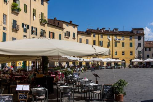 Piazza dellAnfiteatro, Lucca
