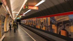 U-Bahn Haltestelle Kijárat, Budapest, Ungarn