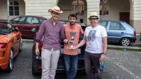 Thomas, Willy und Uwe mit Pokal
