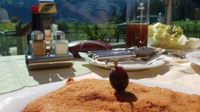 Cordon Bleu mit Aussicht in Jenbach, Österreich