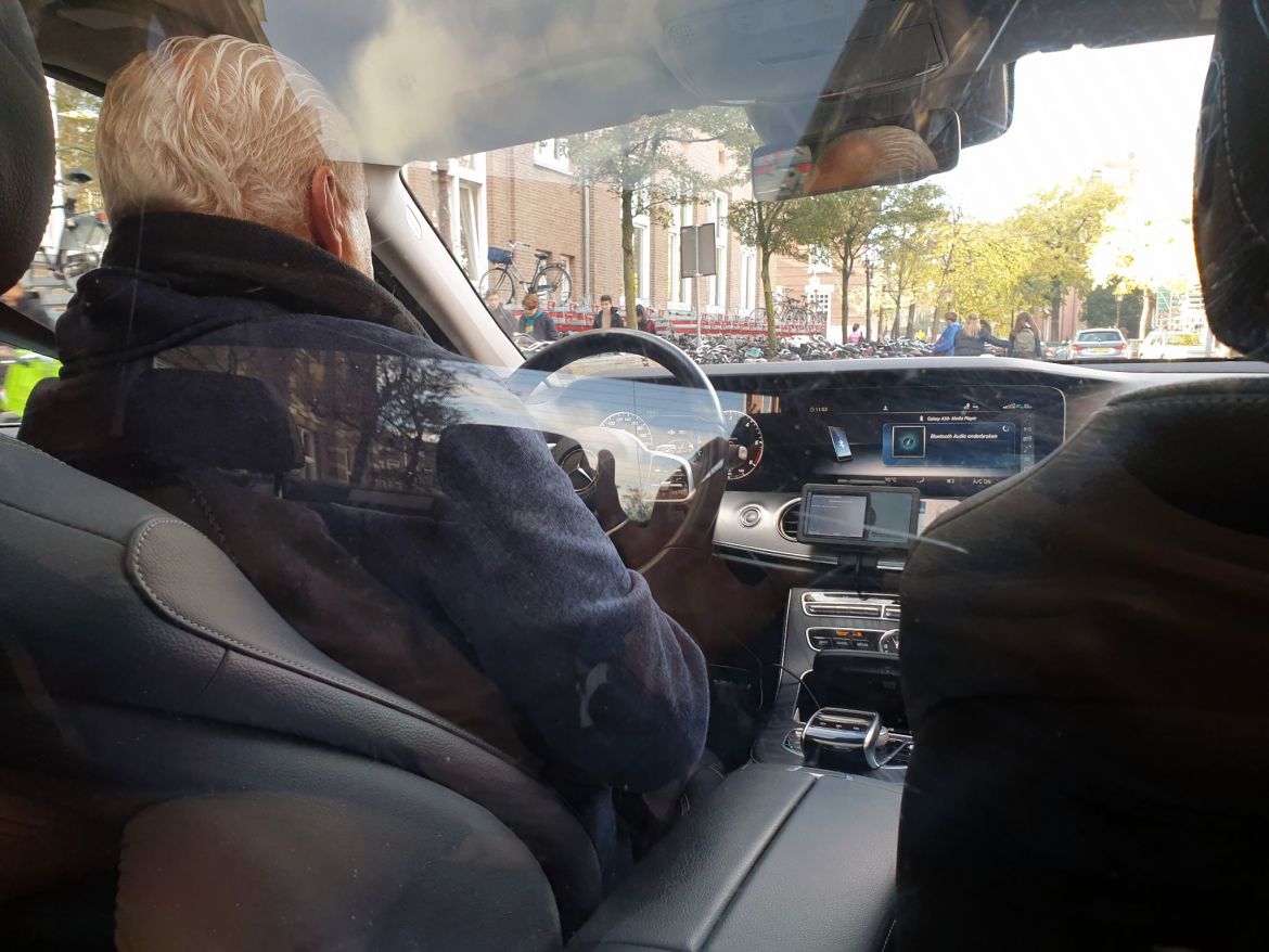 In einer Uber Black Mercedes E-Klasse in Amsterdam