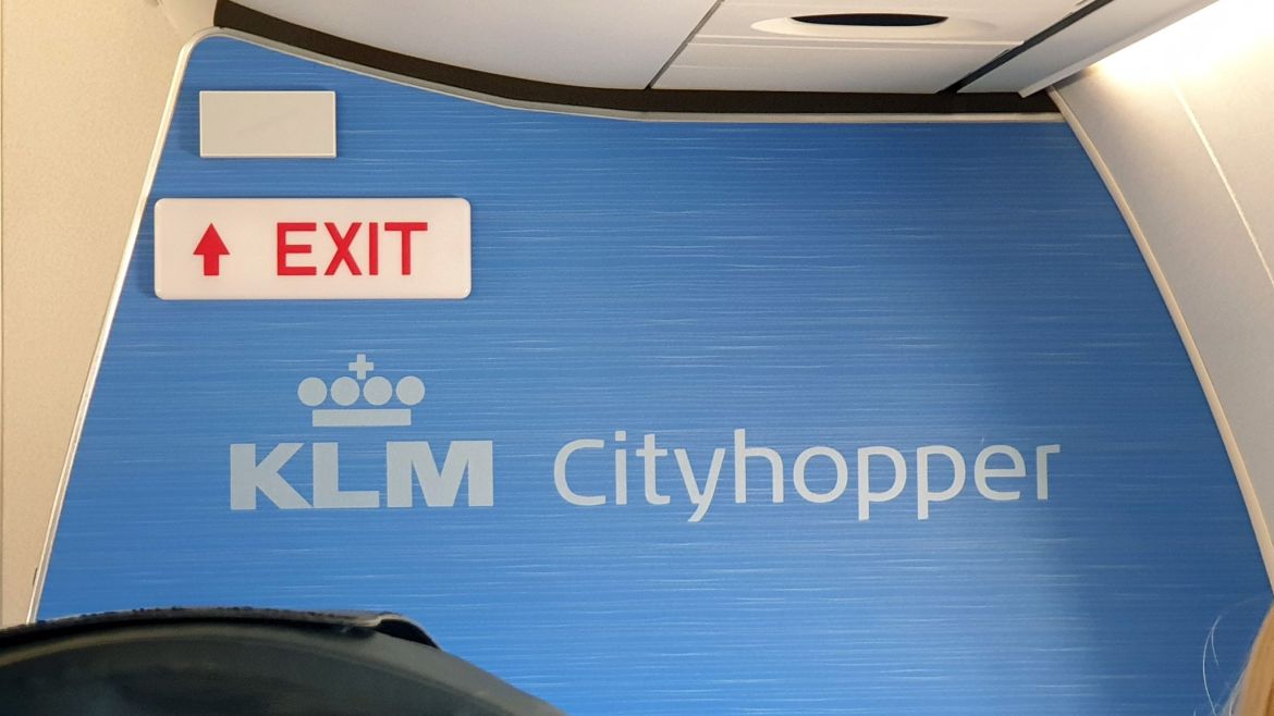 KLM Cityhopper Schild im Flugzeug