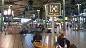 Meeting Point in der Ankunftshalle vom Schiphol International Airport Amsterdam