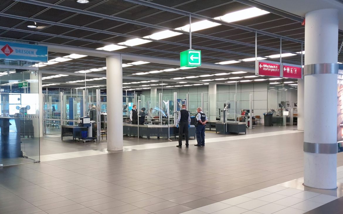 Security Check am Flughafen Dresden