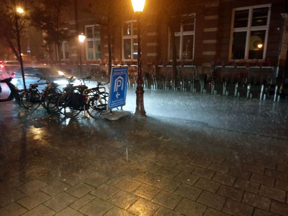 Starker Regen in Amsterdam im November