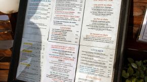 Menü in Seafood Restaurant in Saint Raphael mit typischen Preisen