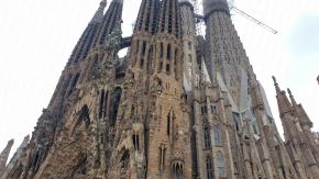 Sagrada Familia in Barcelona bei Regen