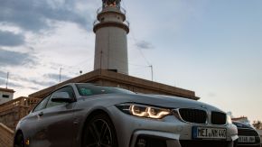 4er BMW am Cap Formentor mit Leuchtturm