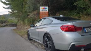 BMW 440i im Tramuntana-Gebirge auf der MA-10, Mallorca