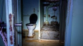 Toilette im MDI Bunker