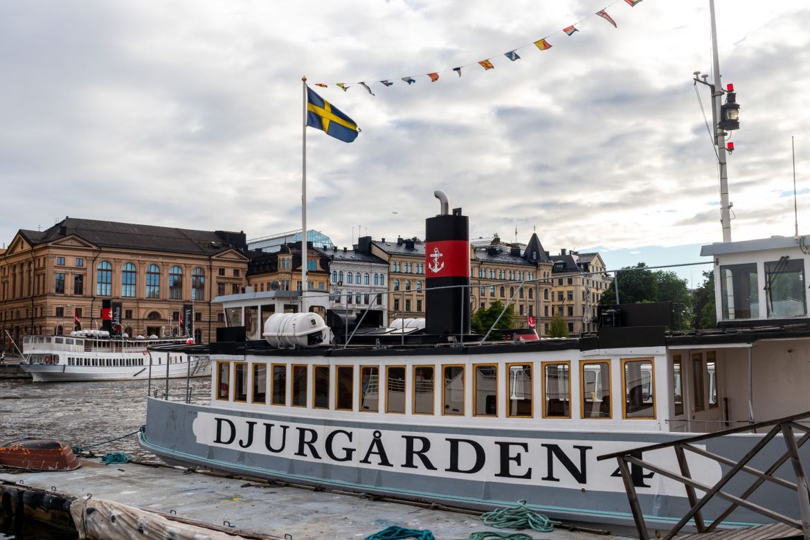 Ausflugsschiff am Strandvagen in Stockholm