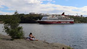 Viking Line Kreuzfahrtschiff beim Chillen auf Fjäderholmen, Stockholm