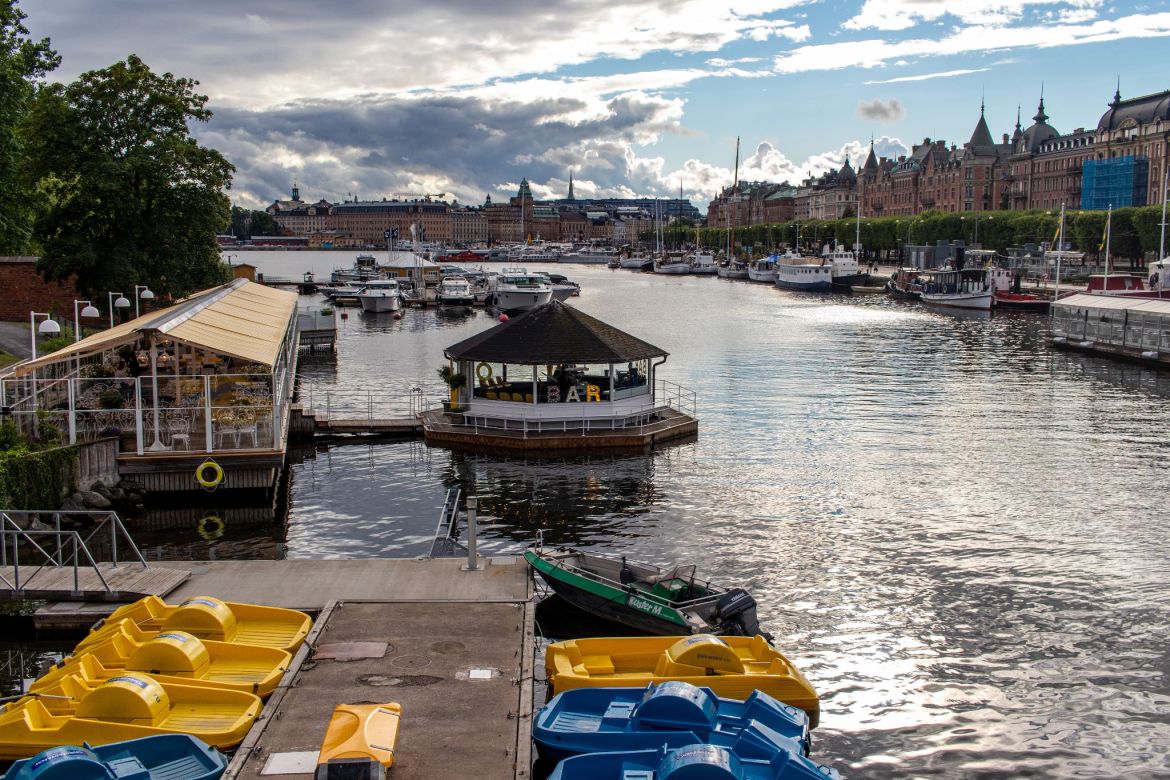 Blick auf den Strandvägen von der Djurgårdsbron, Stockholm