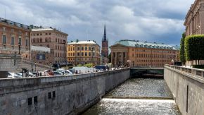Kanal in Stockholm neben Reichstag, Schweden