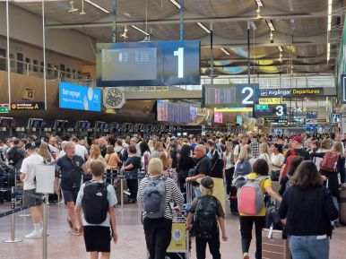 Überfüllung am Flughafen Stockholm Arlanda im Sommer 2022