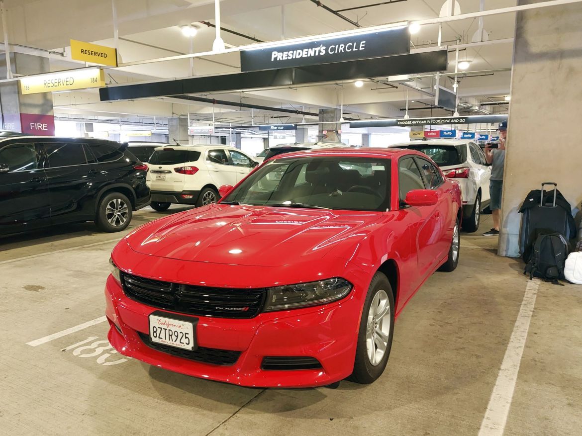 Dodge Charger Presidents Circle Parkplatz San Diego Airport