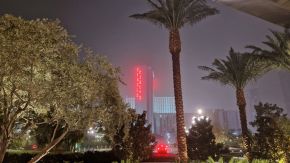 Blick auf das Circus, Circu bei Nacht vom Hilton Resorts World aus gesehen, Las Vegas