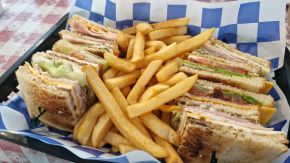 Club Sandwich im Rock Reef Café, Torrey, Utah