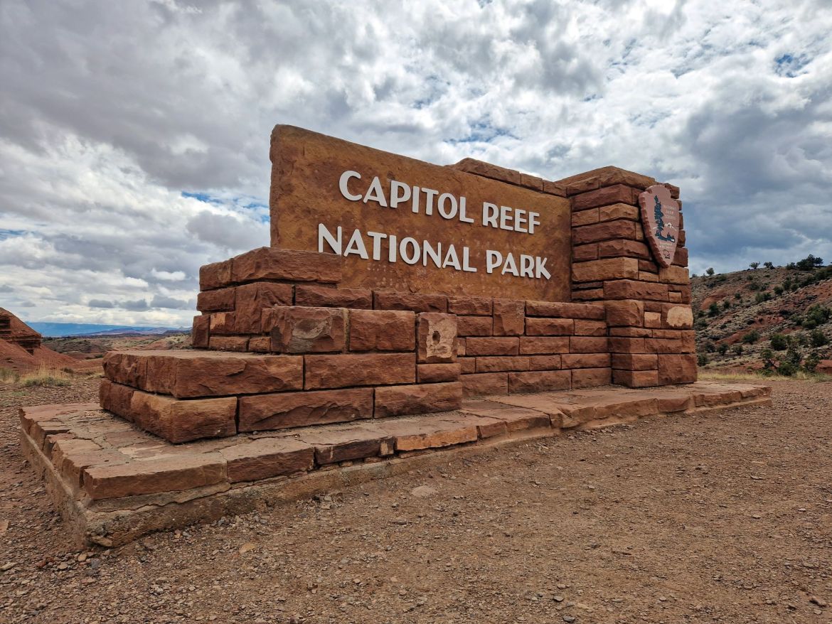 Eingangsschild des Capitol Reef Nationalpark, Utah