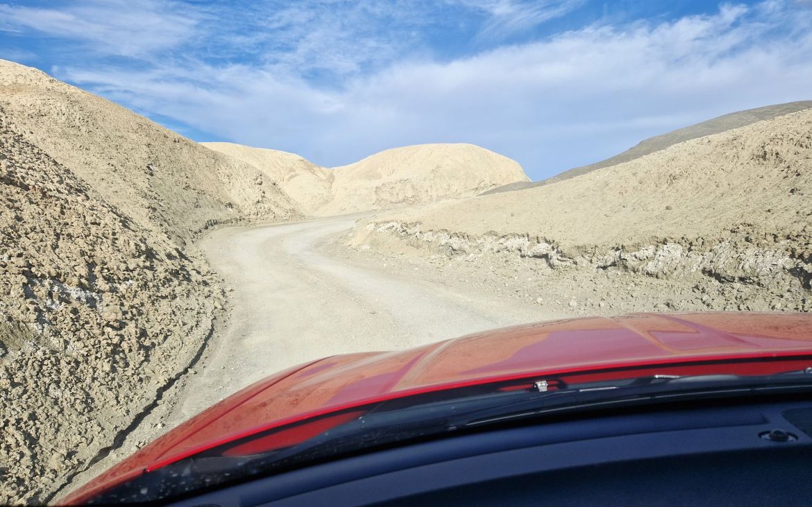 S-Kurve auf der Twenty Mule Team Canyon Dirtroad, Death Valley