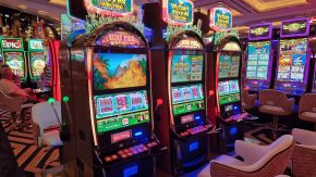 Volcanic Sevens Spielautomaten im Resorts World Casino, Las Vegas