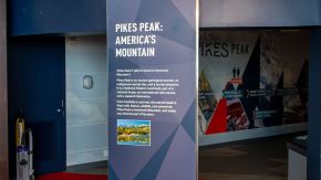 Ausstellung im Visitor Center auf dem Pikes Peak, Colorado