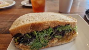 Chicken Sandwich im Hermosa Café, Durango