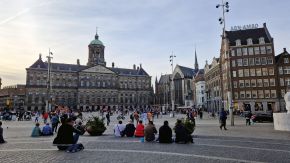 Dam und Königspalast in Amsterdam