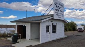 Eingangshaus zur Basis von Los Alamos, New Mexico