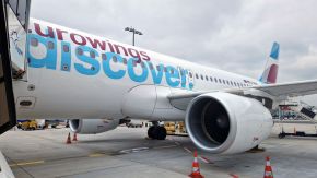 Eurowings Discover Airbus A320 D-AIUX am FRA