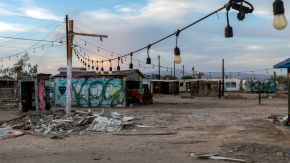 Lichterkette in Bombay Beach, Salton Sea