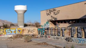 Wasserturm und Krankenhaus der George Airforce Base, Victorville, Kalifornien