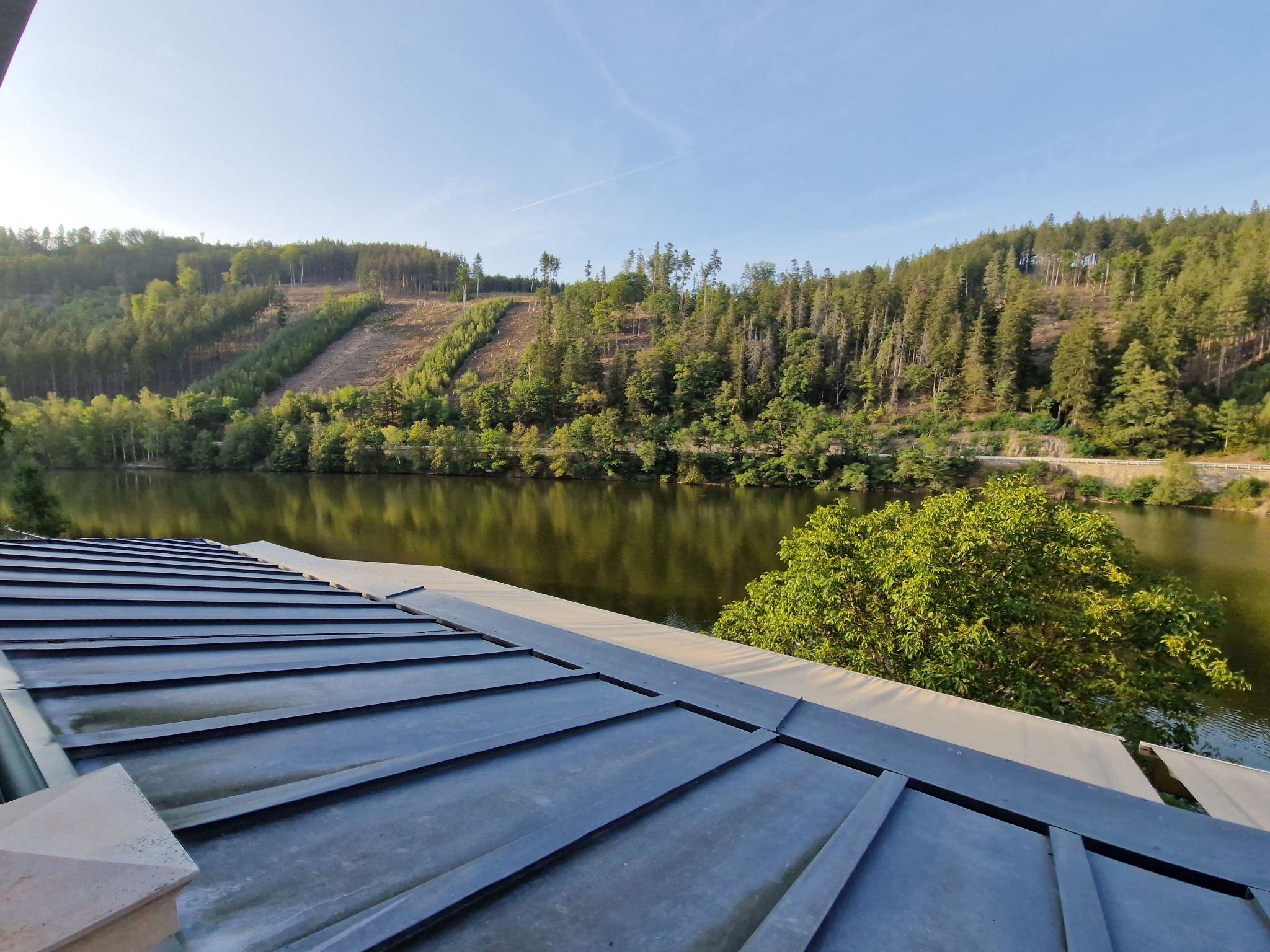 Ausblick auf die Talsperre, Retro Riverside, Tschechien