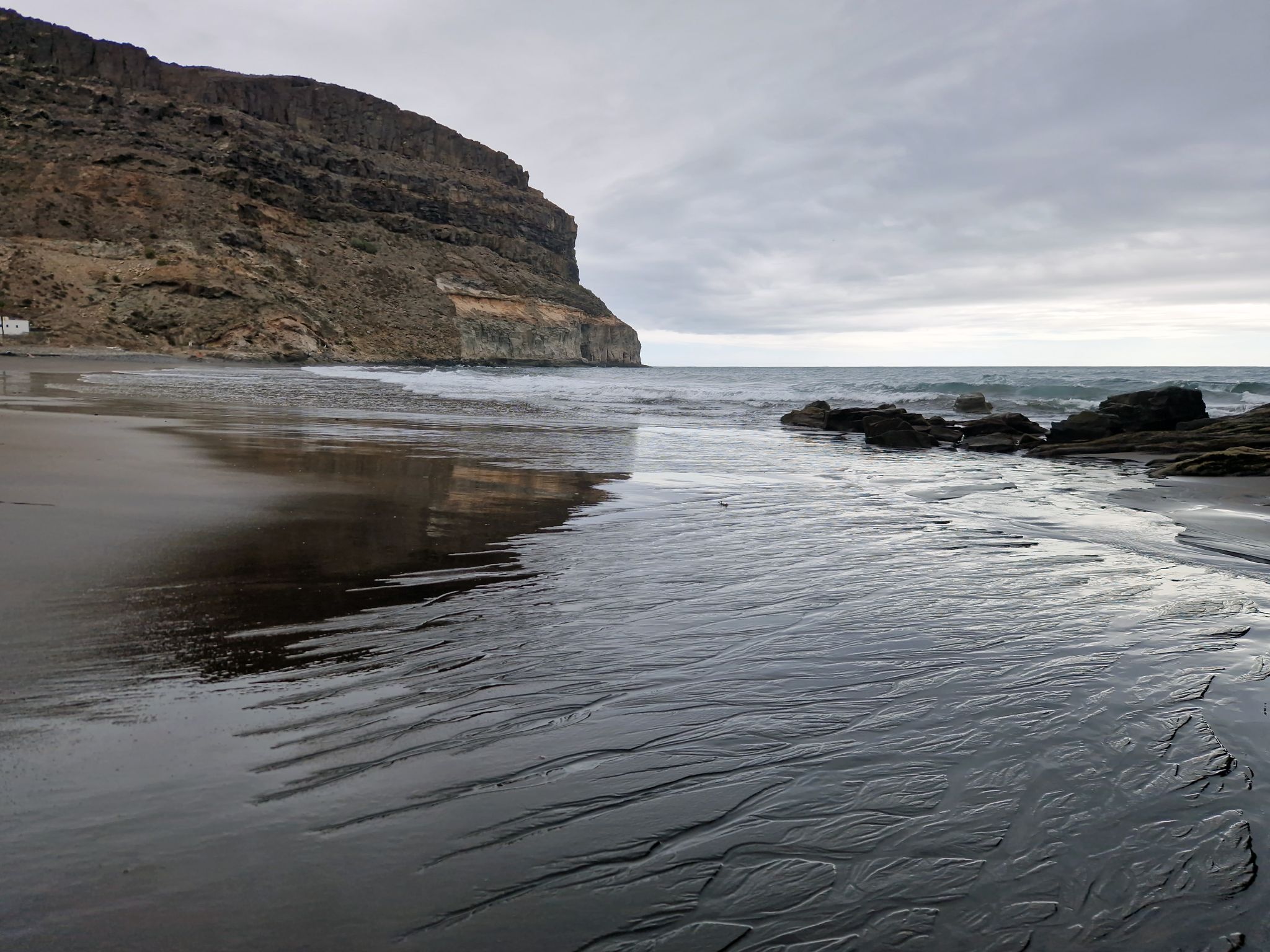 Wasserläufe an der Playa Veneguera, Gran Canaria