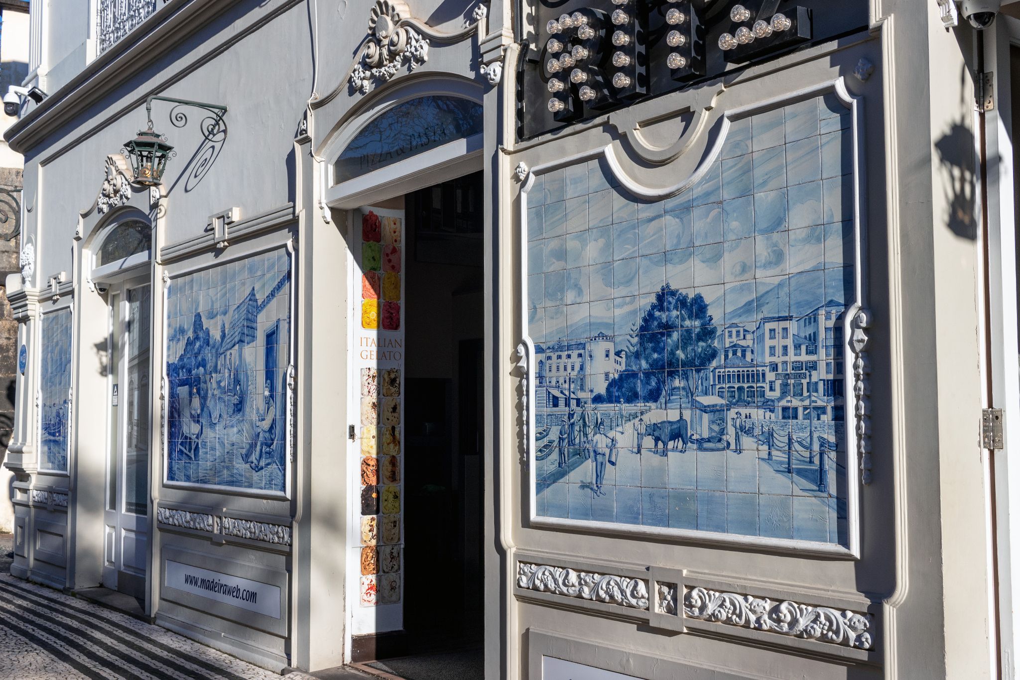 Azulejos am Ritz, Funchal, Madeira