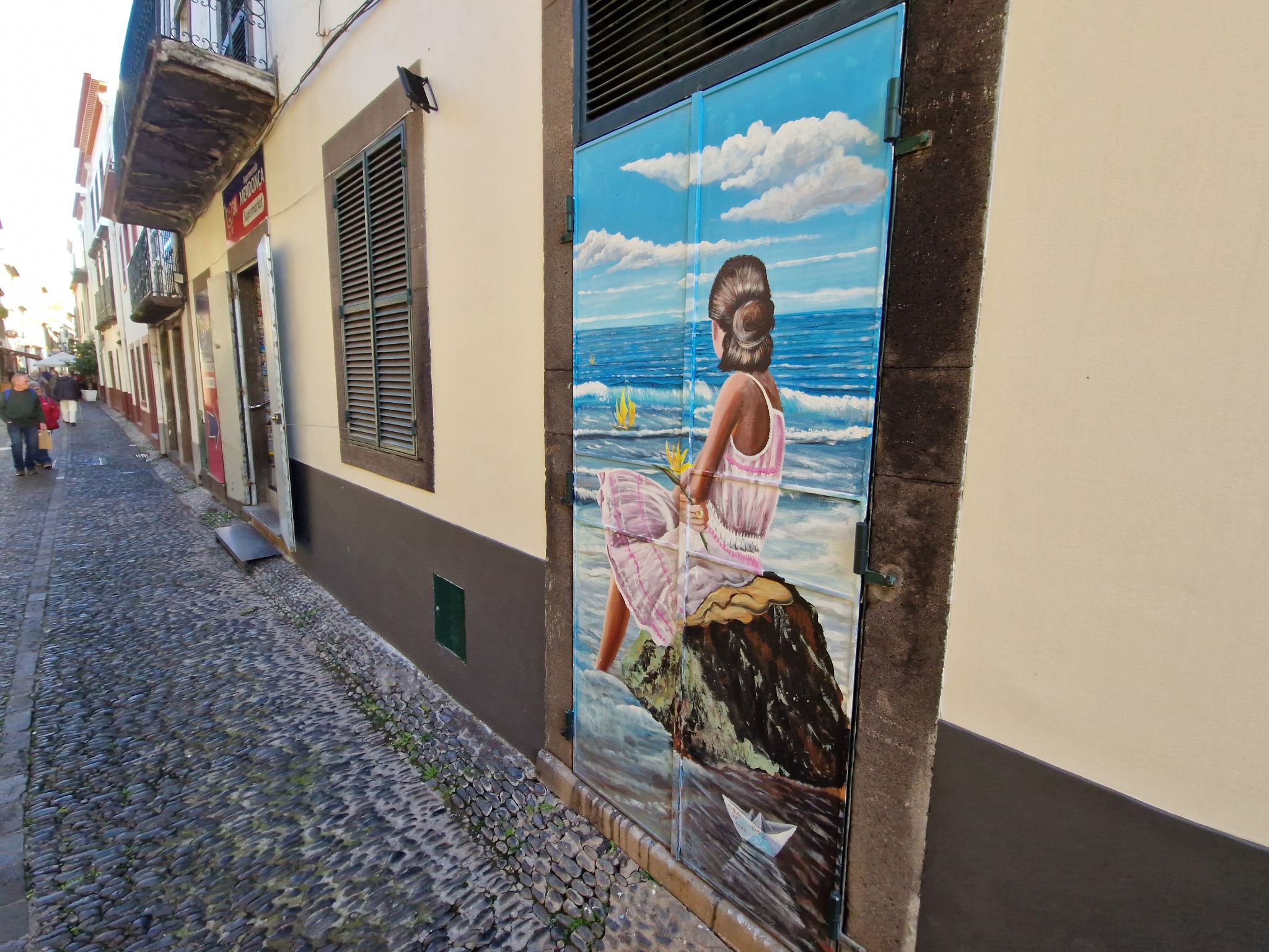 Bemalte Tür in der Altstadt von Funchal, Madeira