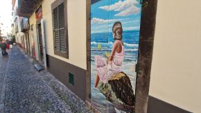 Bemalte Tür in der Altstadt von Funchal, Madeira